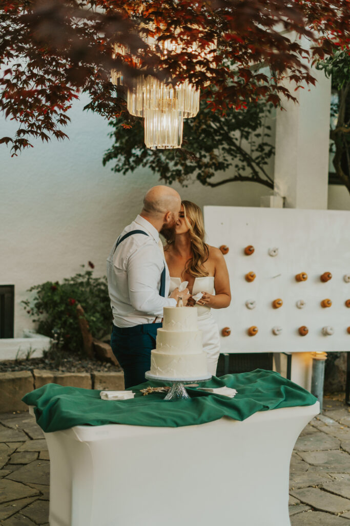 luxury idaho cottage wedding