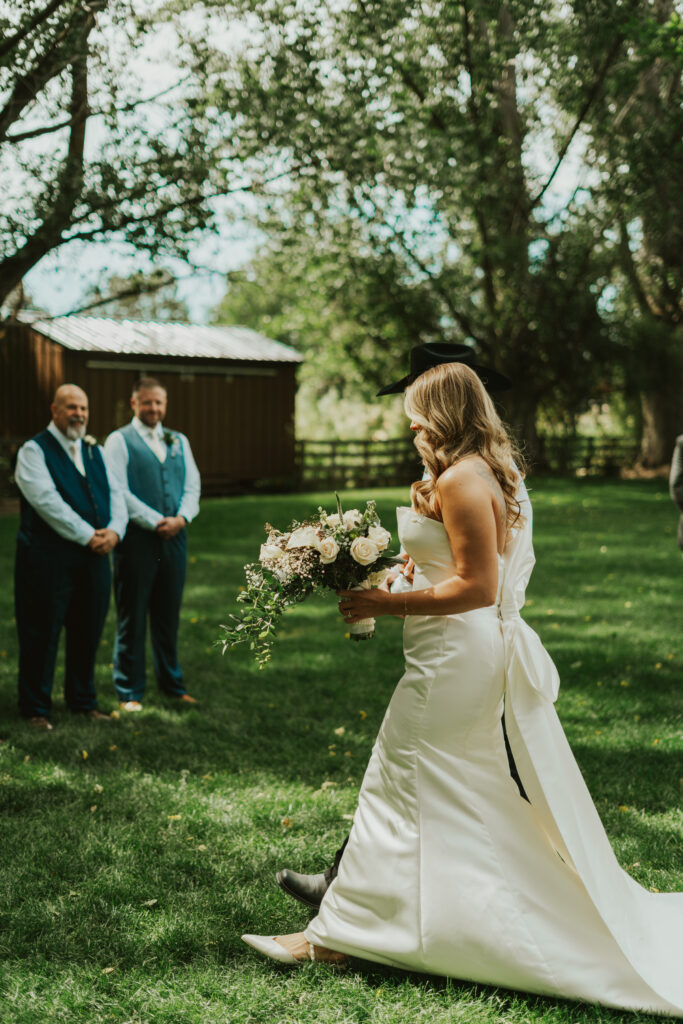 luxury idaho cottage wedding