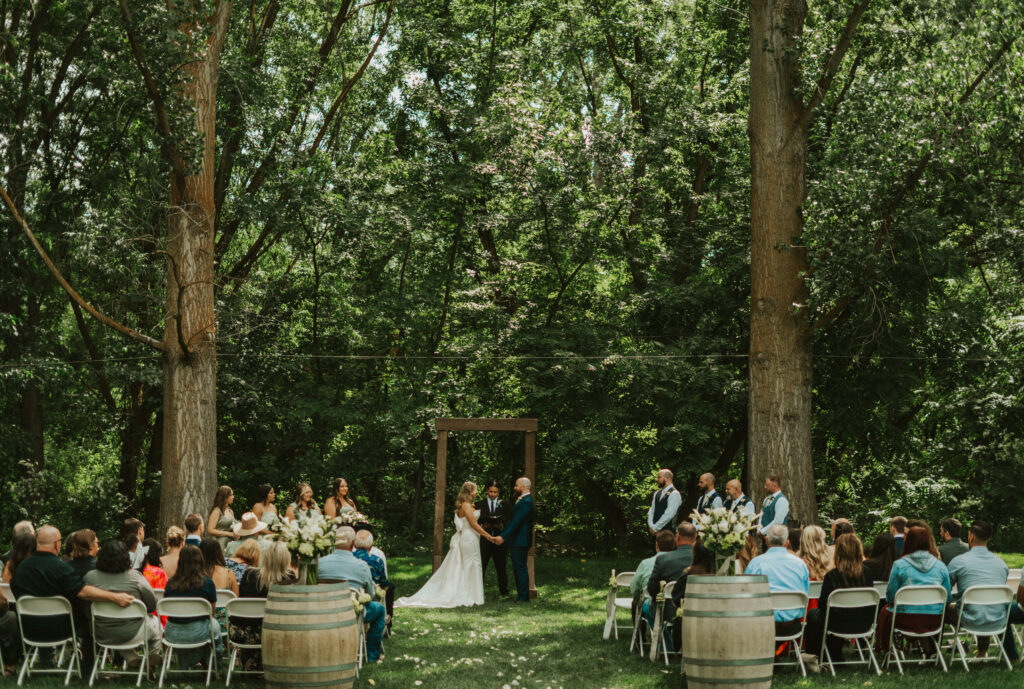 luxury idaho cottage wedding